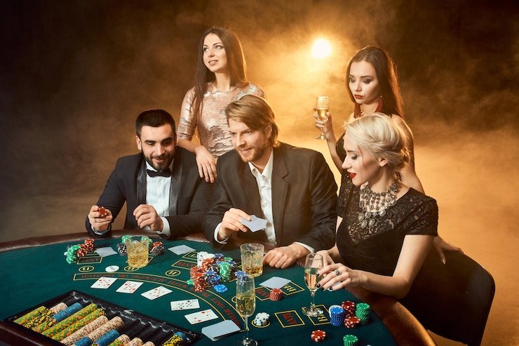 Antarmuka aplikasi mobile pamantogel menampilkan menu utama dan akses ke slot games dan live casino